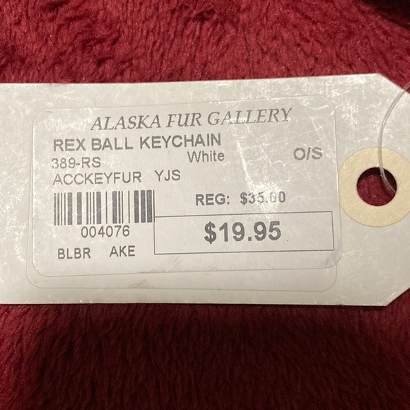 NEW! Fur keychain - Picture 2 of 3